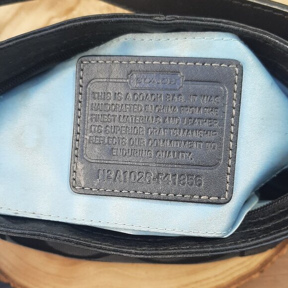 Fabulous Vintage Black Coach "Zoe" Signature Canvas/Leather Hobo Bag - Picture 7 of 11